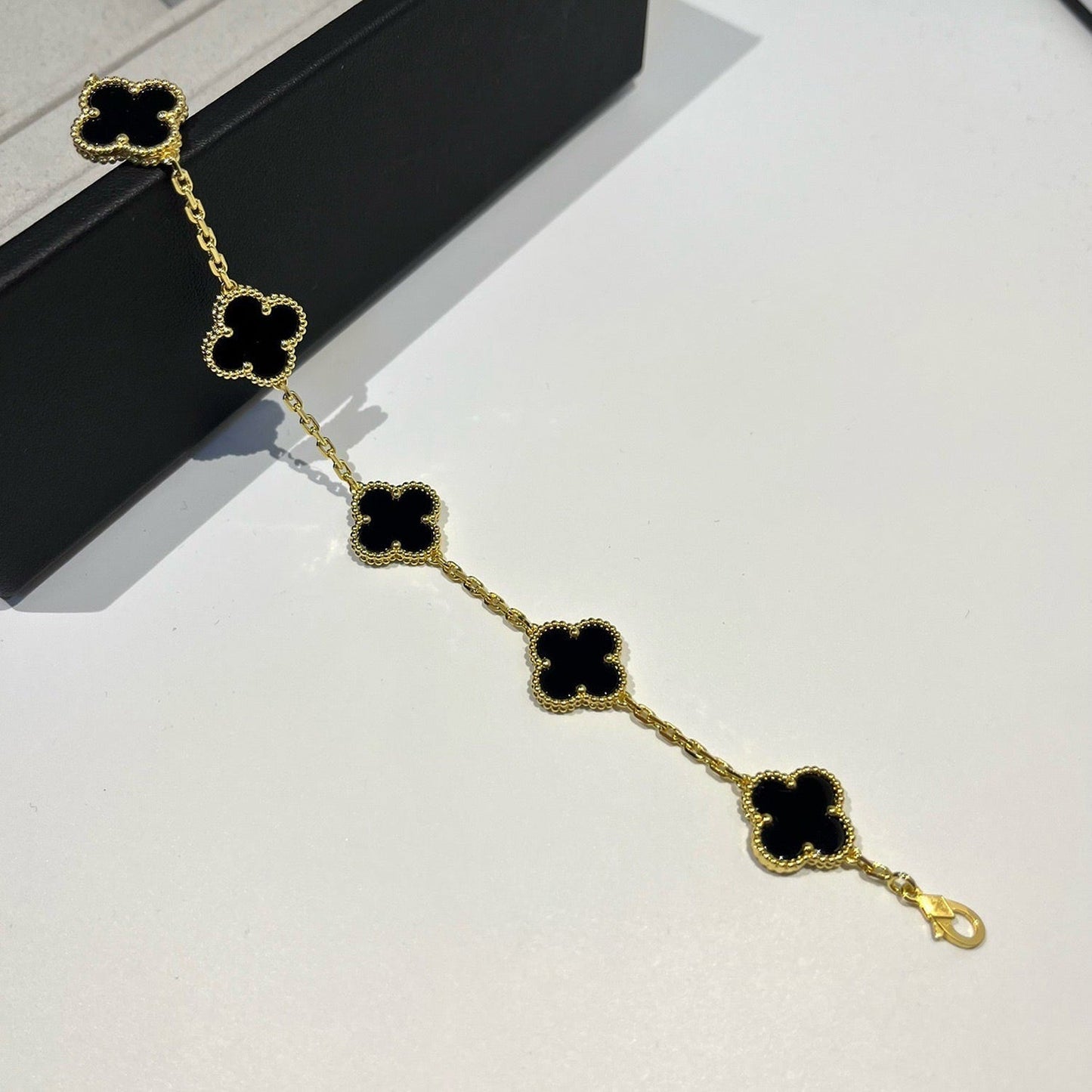 [CiCi] CLOVER 5 MOTIF ONYXS BRACELET COLLECTION