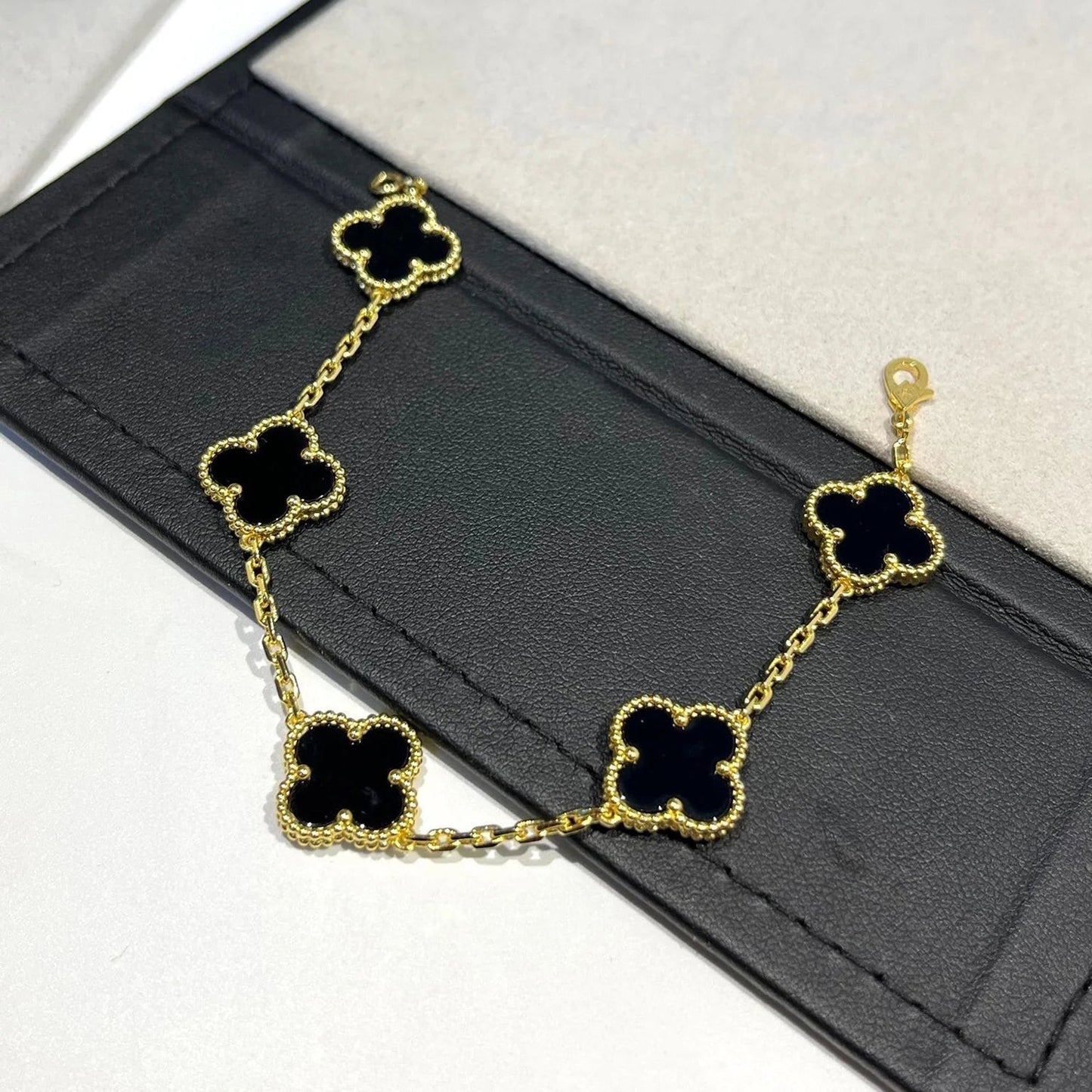 [CiCi] CLOVER 5 MOTIF ONYXS BRACELET COLLECTION