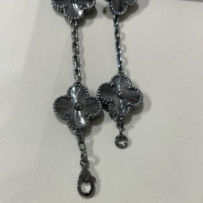 [CiCi]CLOVER 5 MOTIF BLACK BRACELET