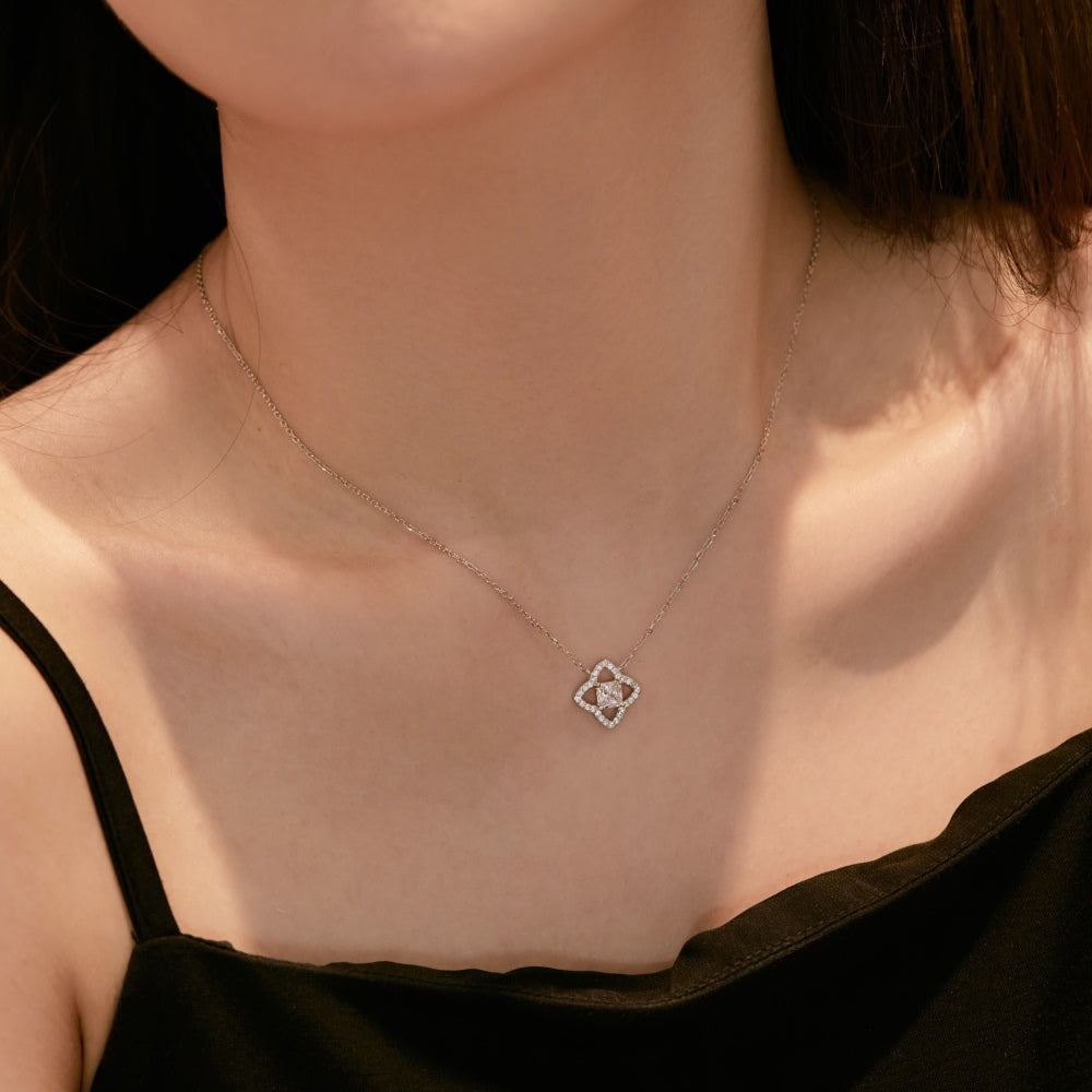 [CiCi]Exquisite Flower Shape Princess Cut Necklace