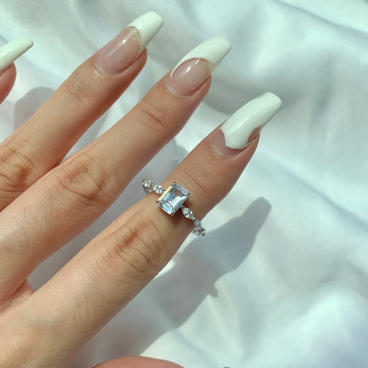 [CiCi]1.0 Carat Dainty Resplendent Radiant Cut Daily Ring