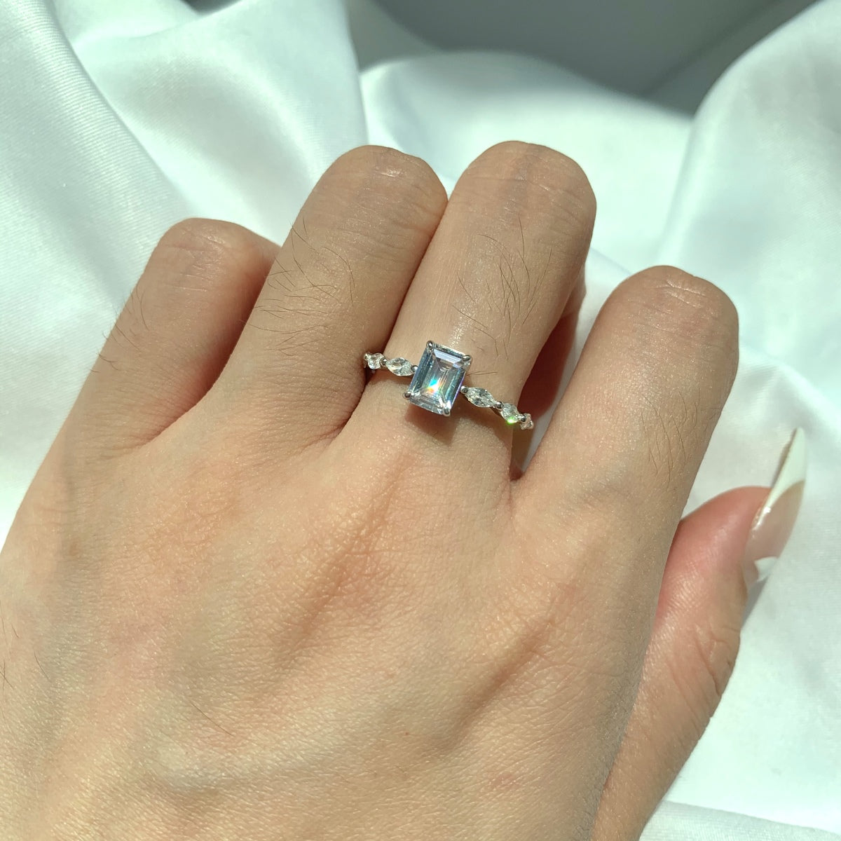 [CiCi]1.0 Carat Dainty Resplendent Radiant Cut Daily Ring