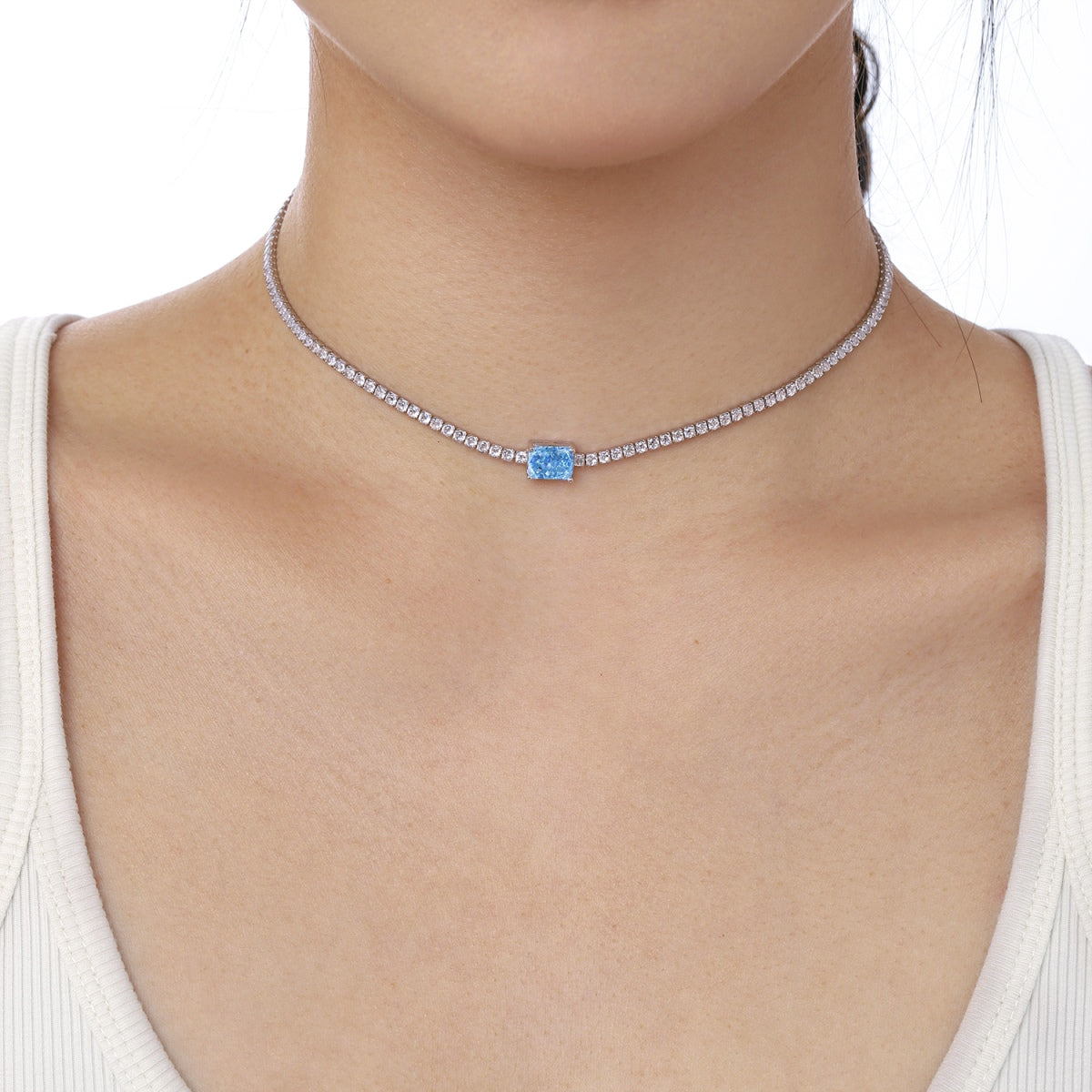 [CiCi]2.0 carat Ornate Emerald Cut Necklace