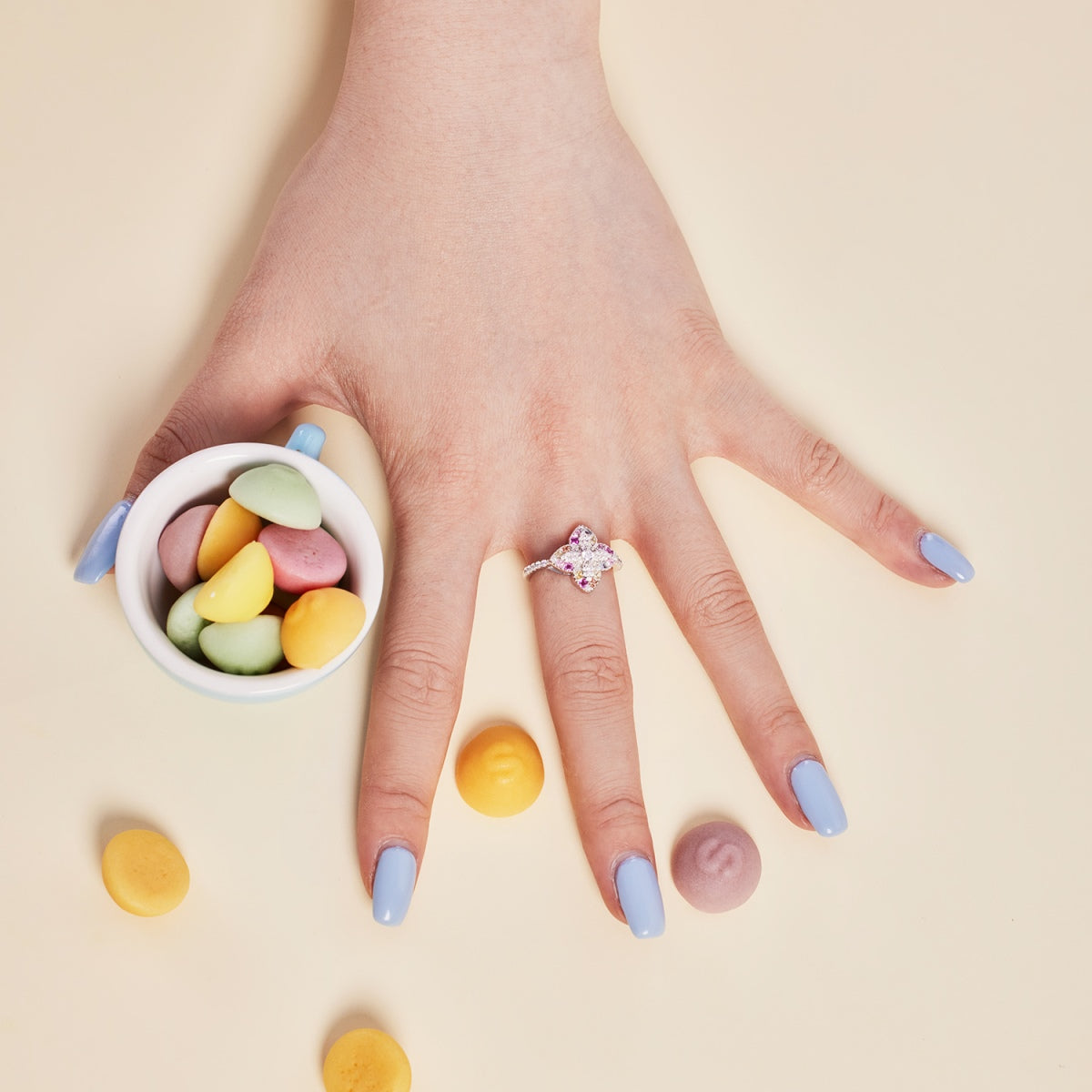 [CiCi]Luxurious Colorful Flower Shape Banquet Ring