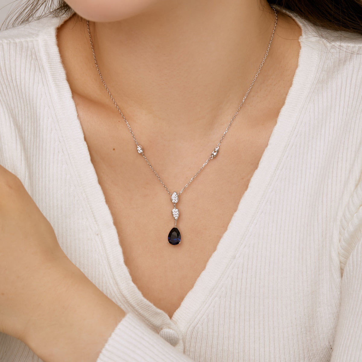 [CiCi]Dazzling Pear Cut Necklace
