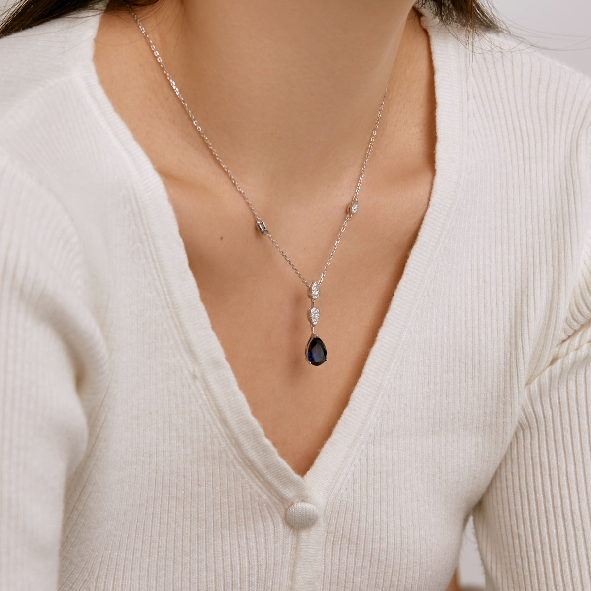 [CiCi]Dazzling Pear Cut Necklace