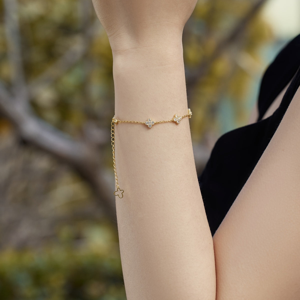 [CiCi]Four-Leaf Clover Hollow Butterfly Bracelet
