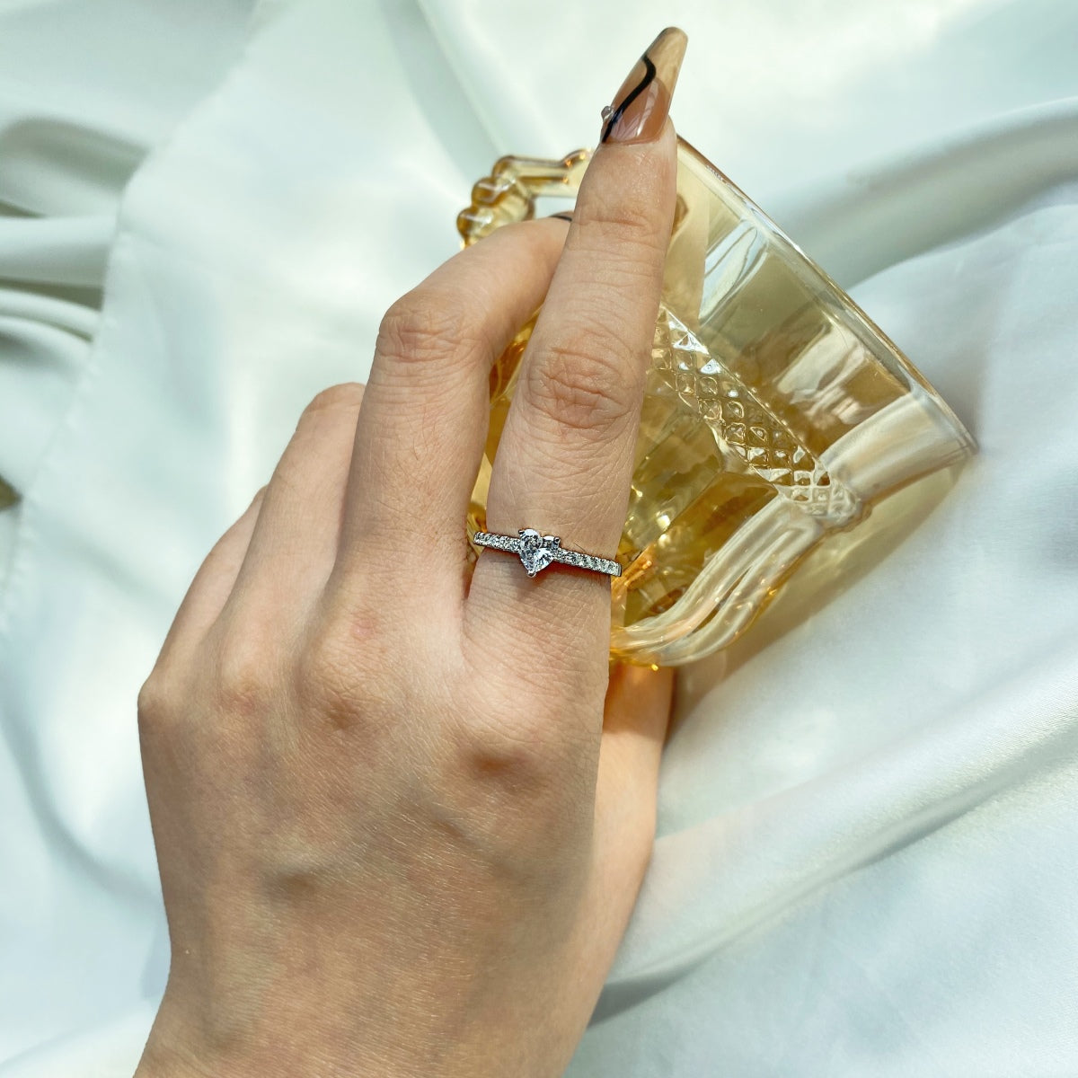 [CiCi]0.5 Carat CaratEternity Charming Heart Shape Lover Ring