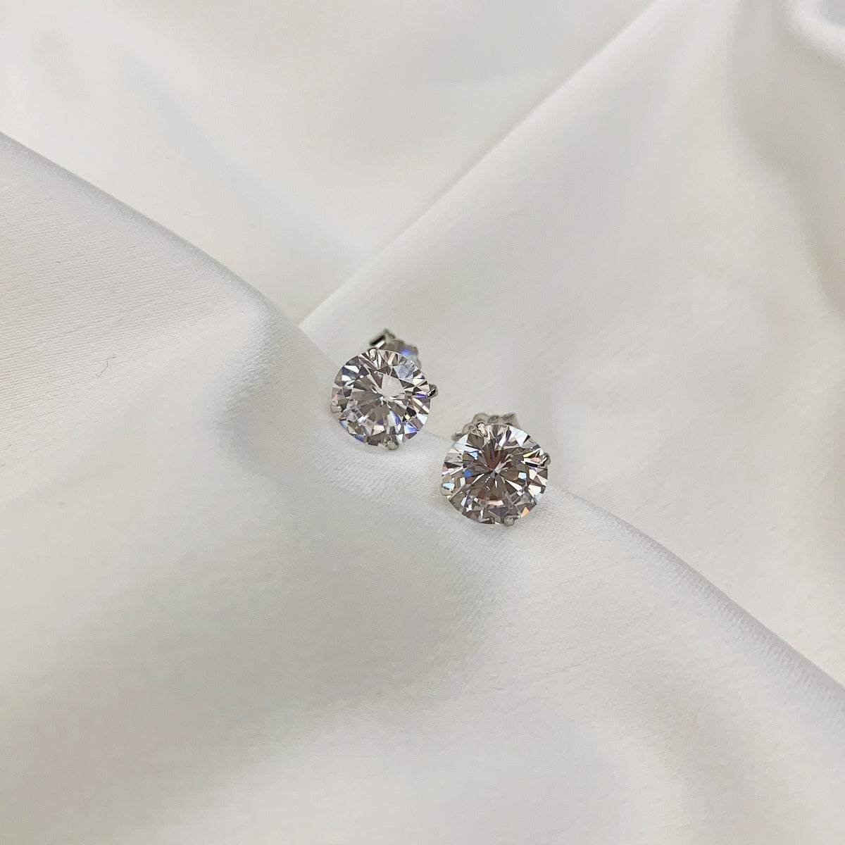 [CiCi]Stylish Shiny Round Center Stone Stud Earrings