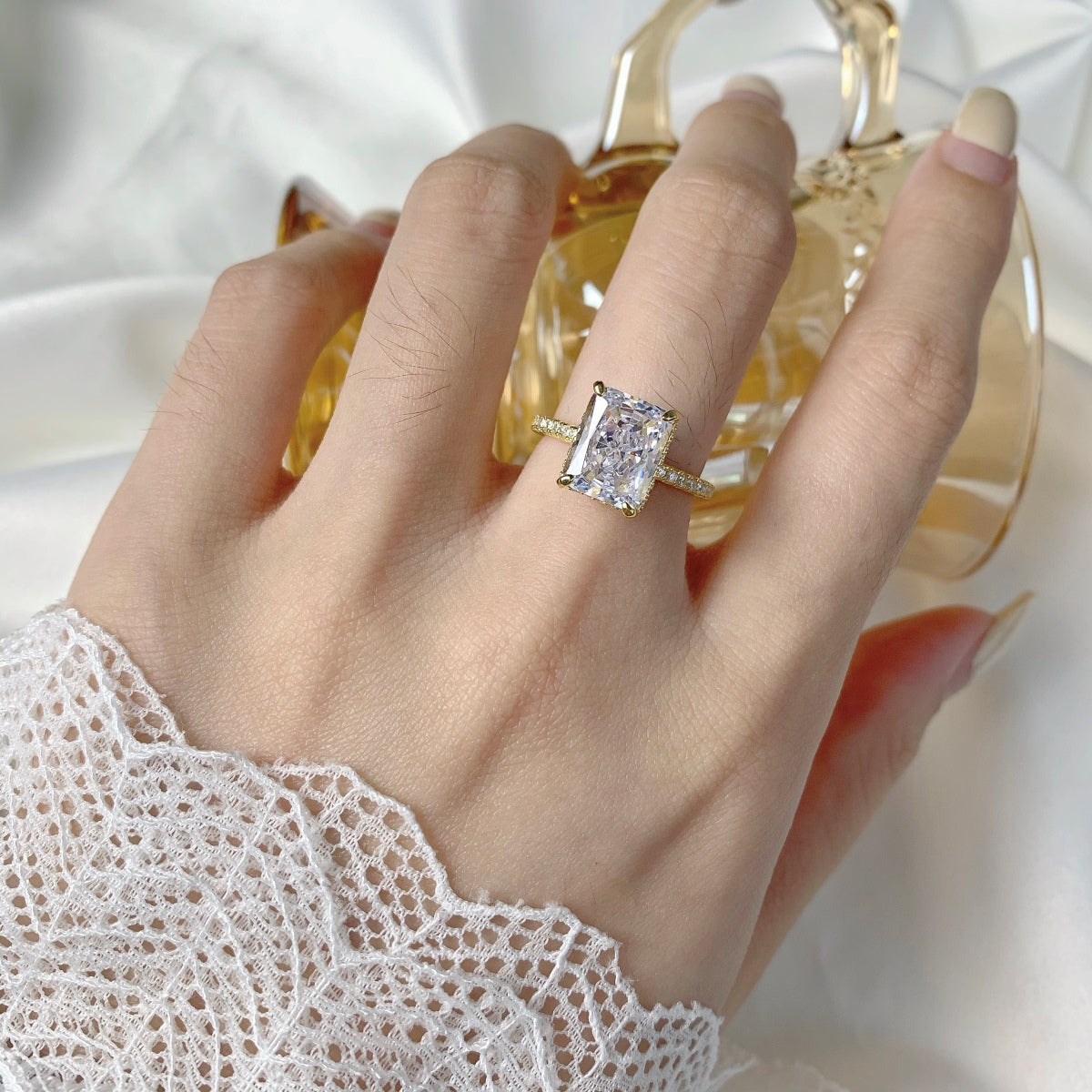 [CiCi]4.0 Carat Luxurious Engagement Ring