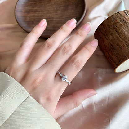 [CiCi]0.75 Carat Luxurious Vibrant Elongated Cushion Cut Daily Ring