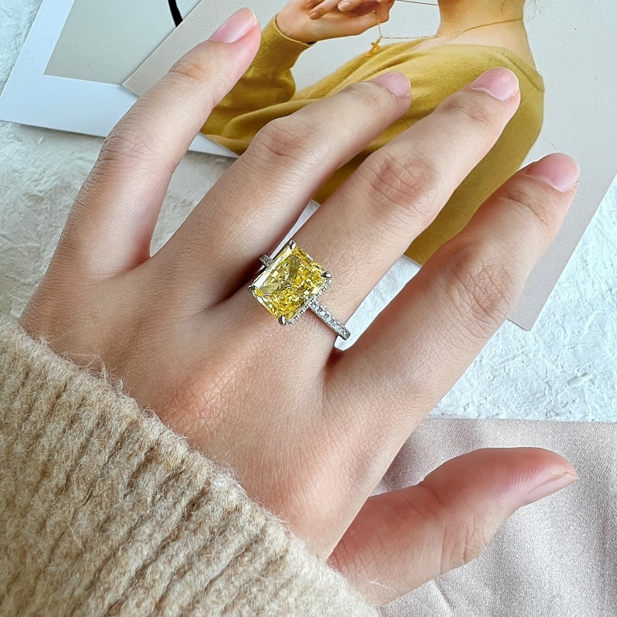 [CiCi]4.0 Carat Luxurious Engagement Ring