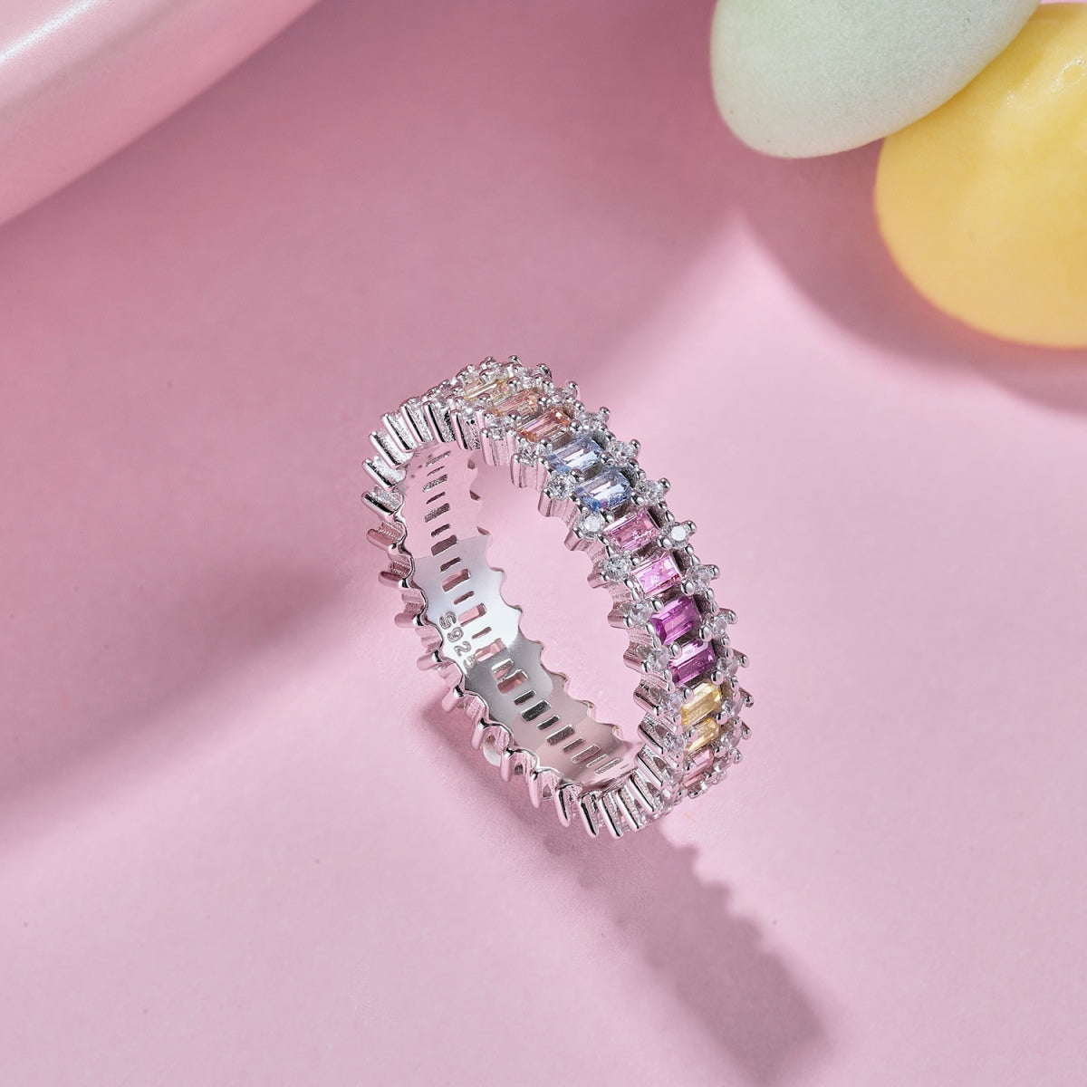 [CiCi]Splashy Ornate Emerald Cut Cocktail Ring