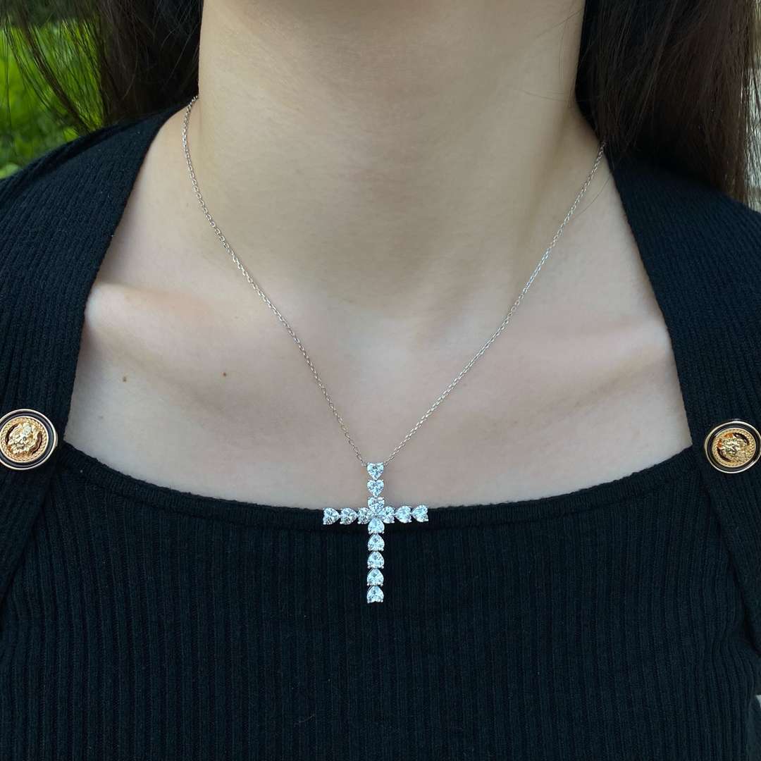 [CiCi]Radiant Cross Shape Necklace