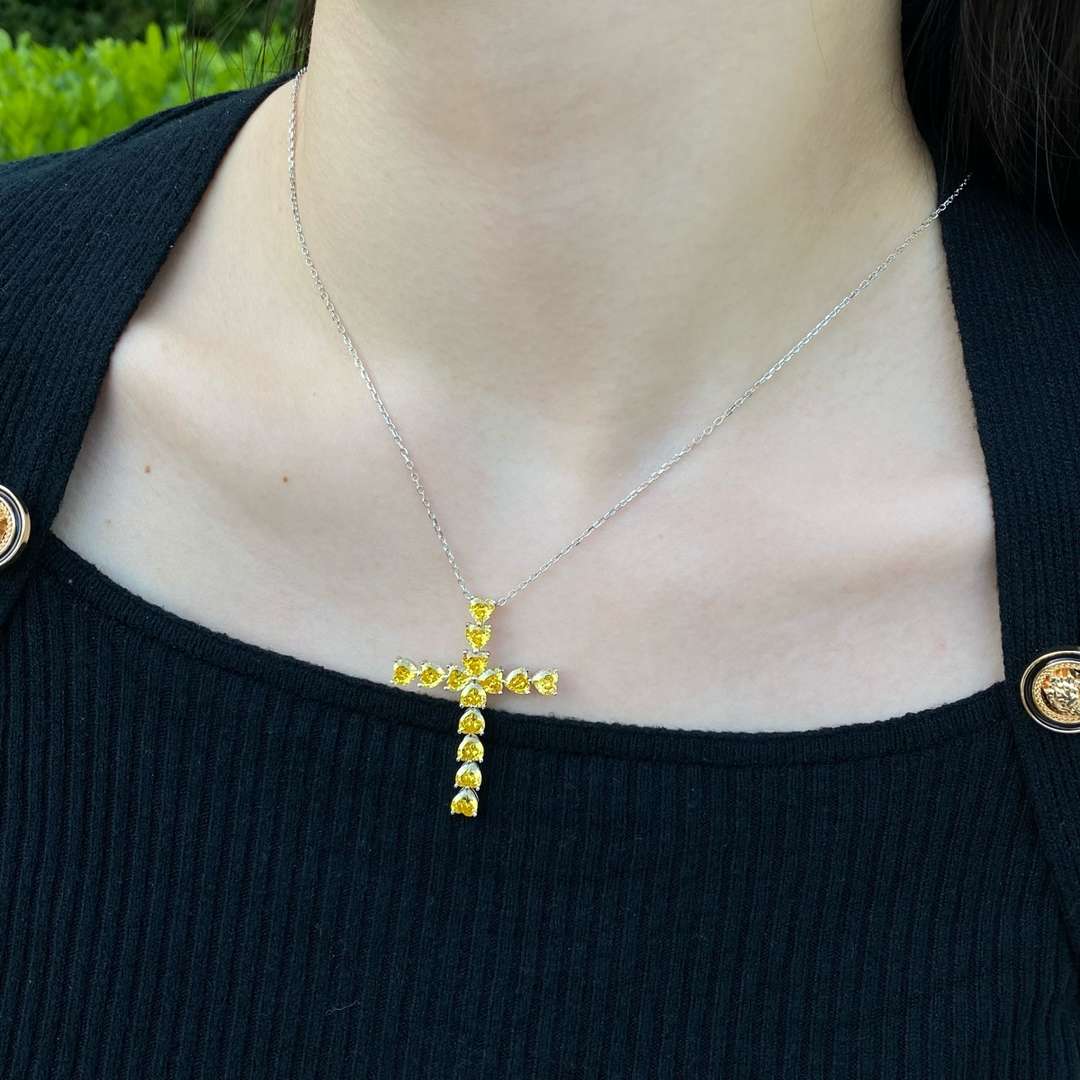 [CiCi]Radiant Cross Shape Necklace