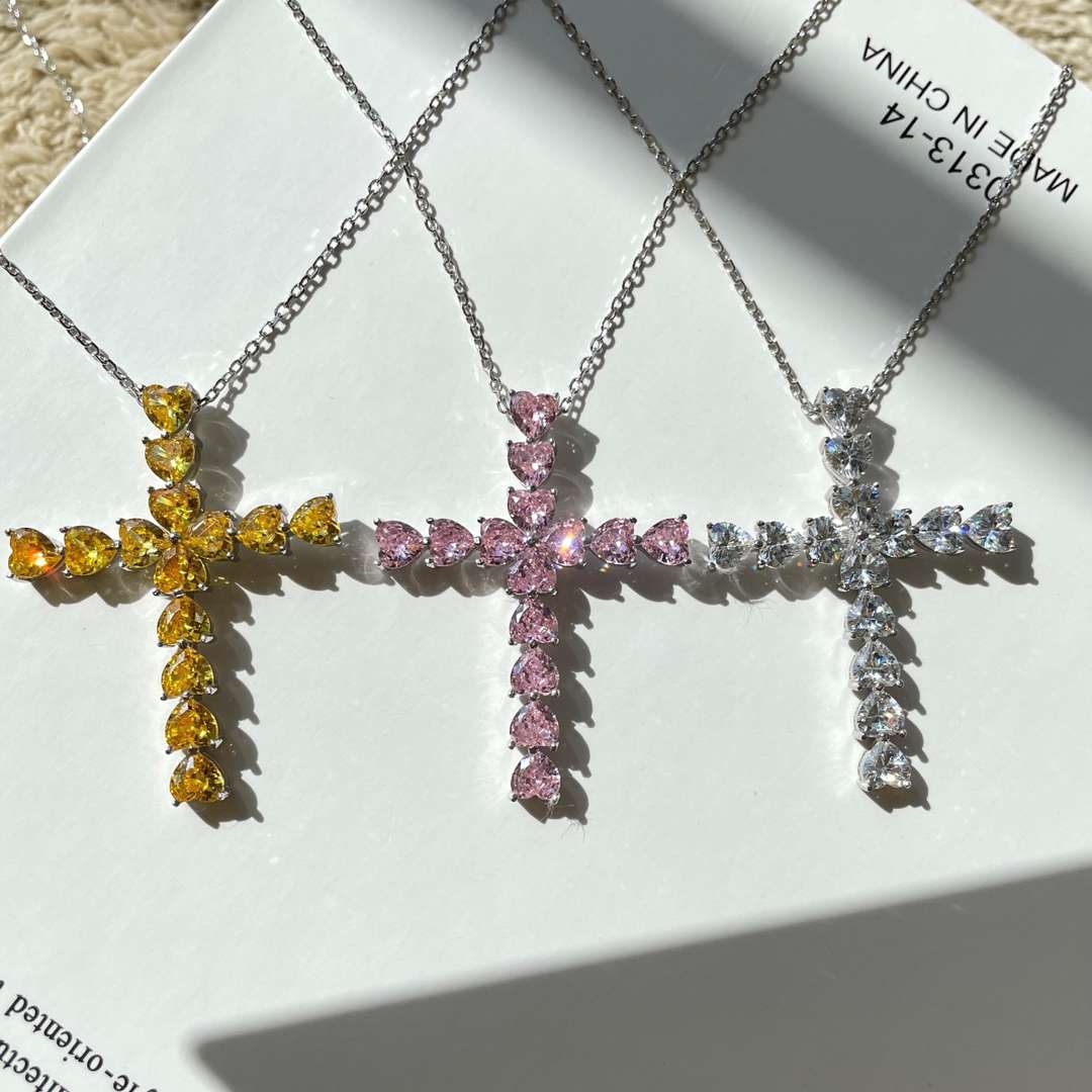 [CiCi]Radiant Cross Shape Necklace