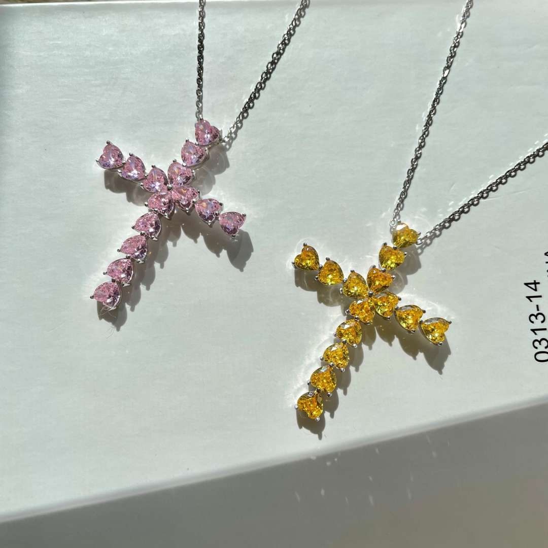 [CiCi]Radiant Cross Shape Necklace