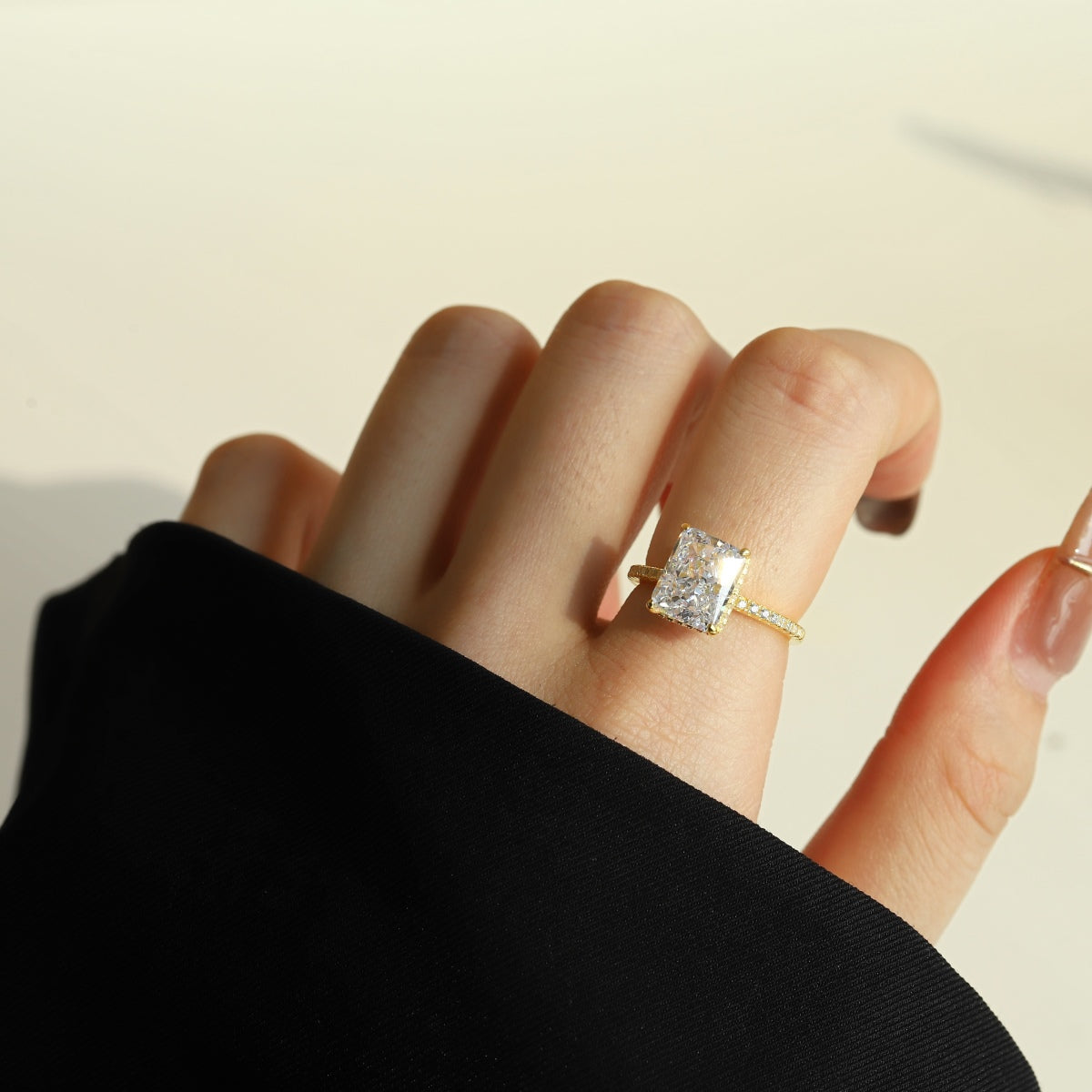 [CiCi]4.0 Carat Luxurious Engagement Ring