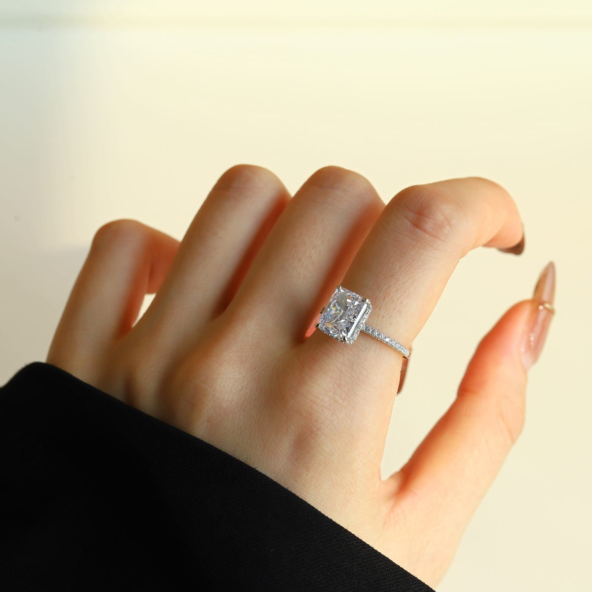 [CiCi]4.0 Carat Luxurious Engagement Ring
