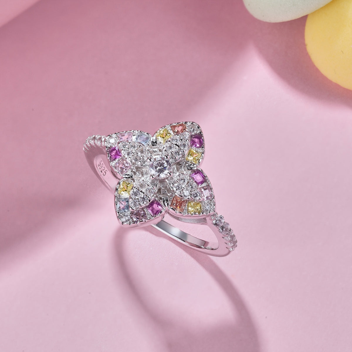 [CiCi]Luxurious Colorful Flower Shape Banquet Ring