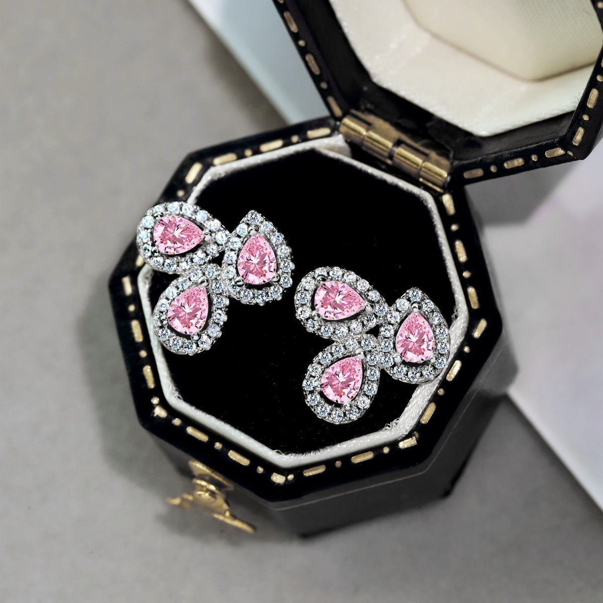 [CiCi]Ornate Flower Shape Pear Cut Lover Earrings
