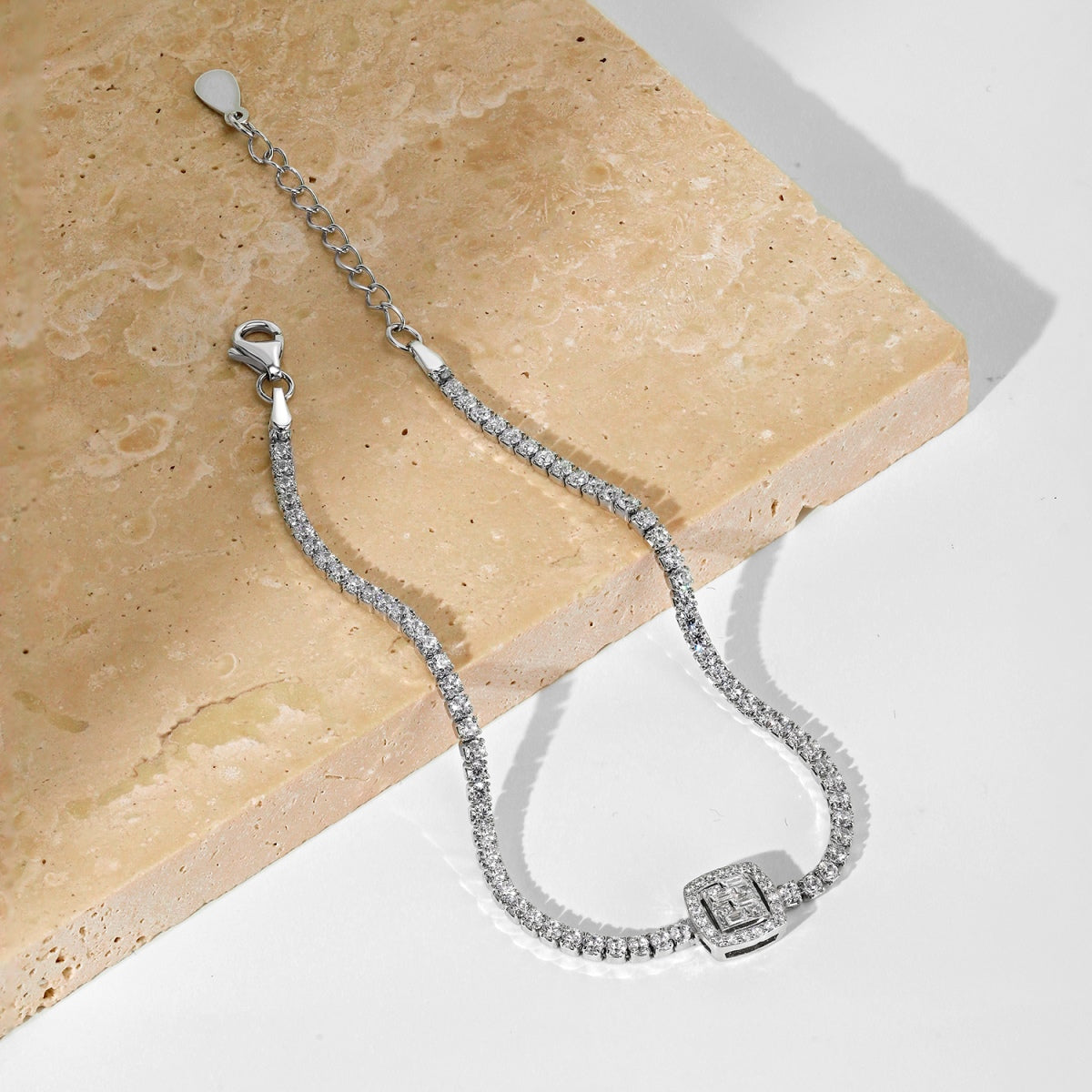 [CiCi]Luxurious Dazzling Square Shape Banquet Bracelet