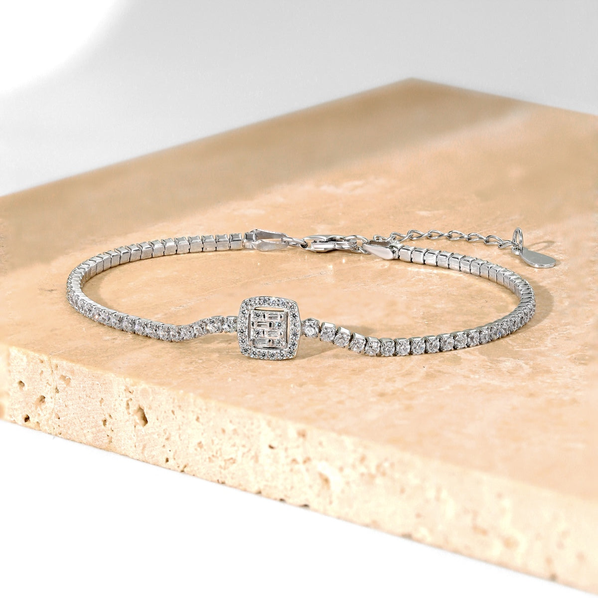 [CiCi]Luxurious Dazzling Square Shape Banquet Bracelet