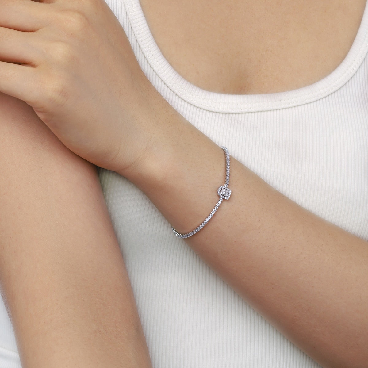 [CiCi]Luxurious Dazzling Square Shape Banquet Bracelet