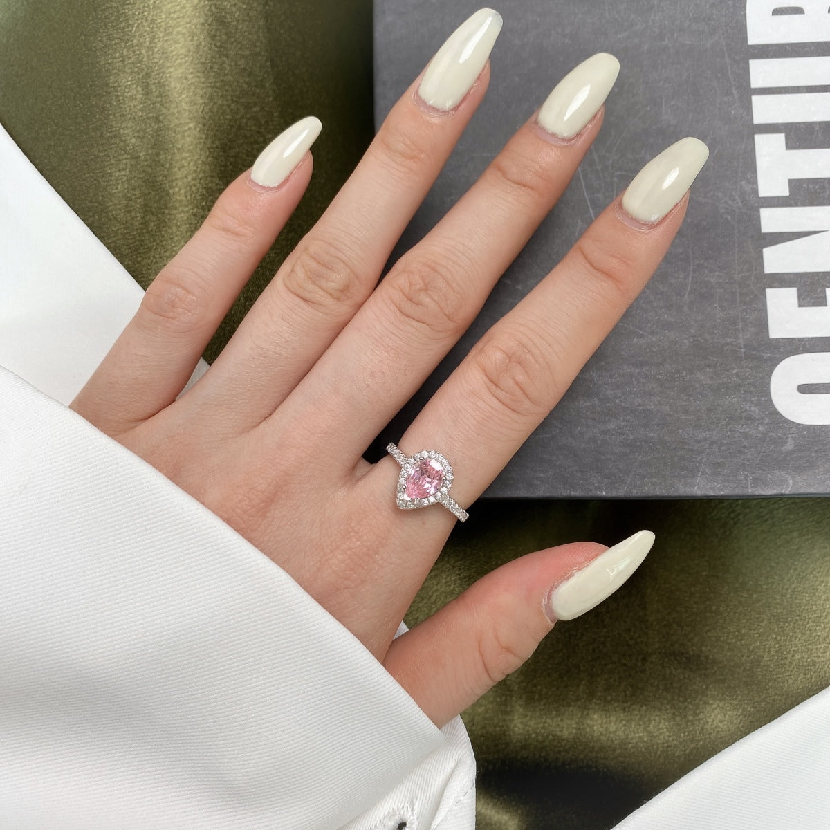 [CiCi]1.0 Carat Luxurious Resplendent Water Drop Shape Wedding Ring