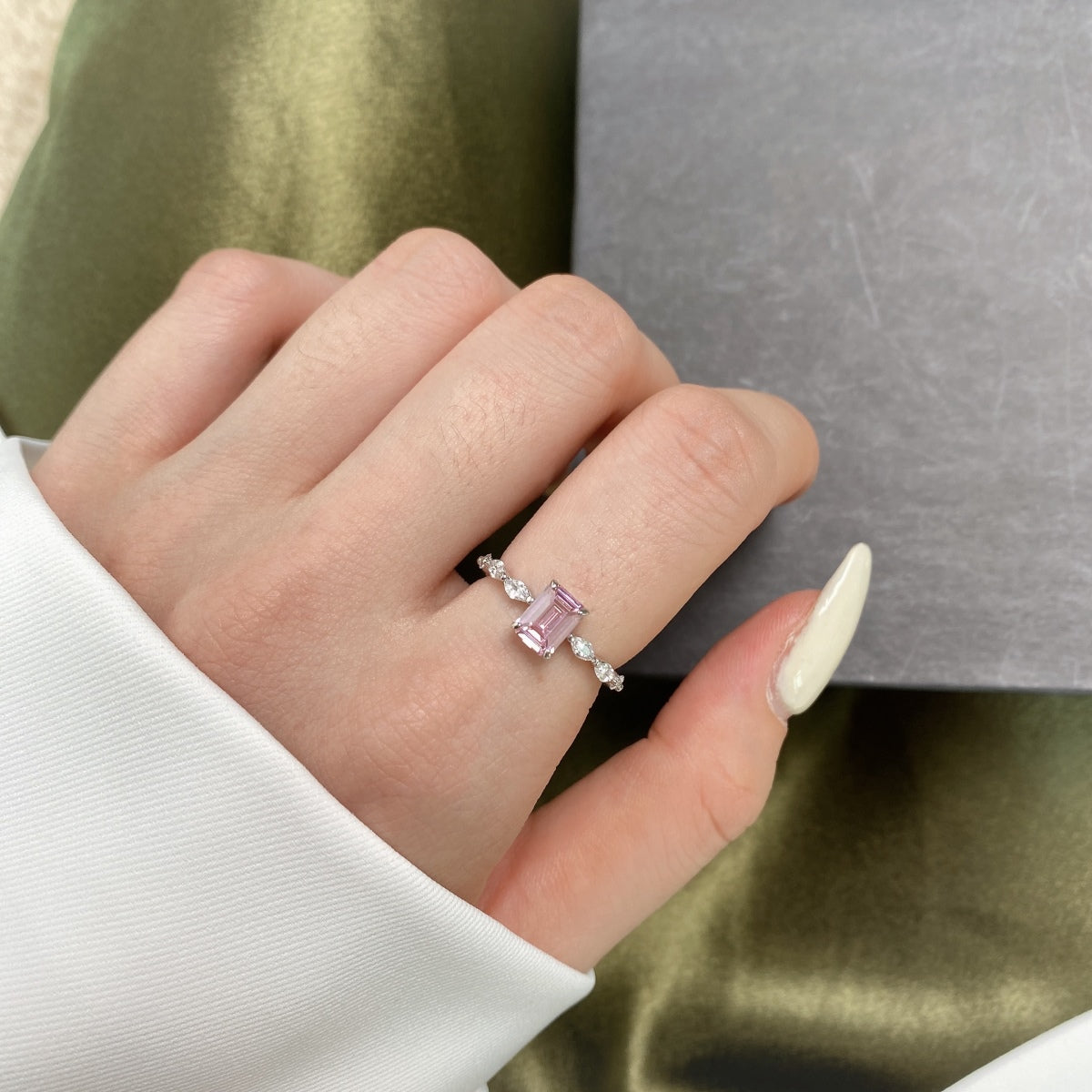 [CiCi]1.0 Carat Dainty Resplendent Radiant Cut Daily Ring