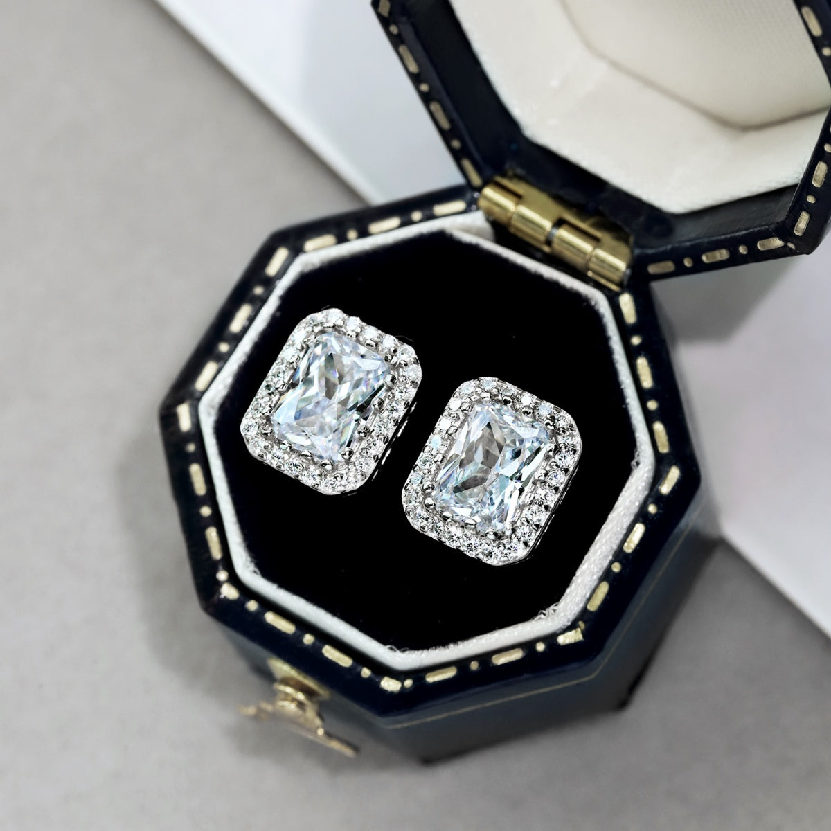 [CiCi]1.0 Carat Luxurious Dainty Emerald Cut Daily Earrings