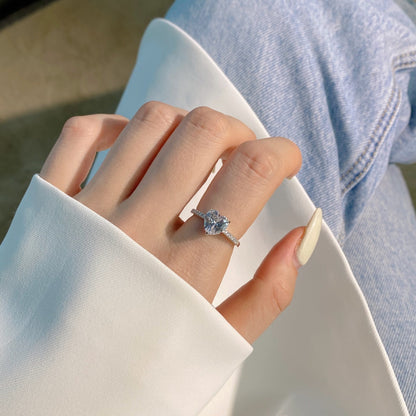 [CiCi]2.0 Carat Dazzling Lustrous Heart Cut Lover Ring