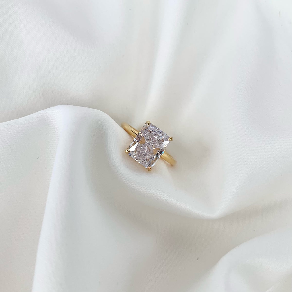 [CiCi]4.0 Carat Ornate Enchanting Radiand Cut Banquet Ring