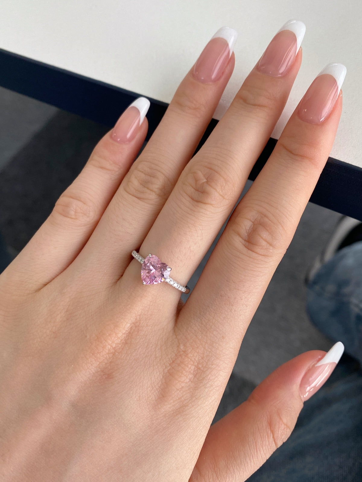 [CiCi]2.0 Carat Dazzling Lustrous Heart Cut Lover Ring