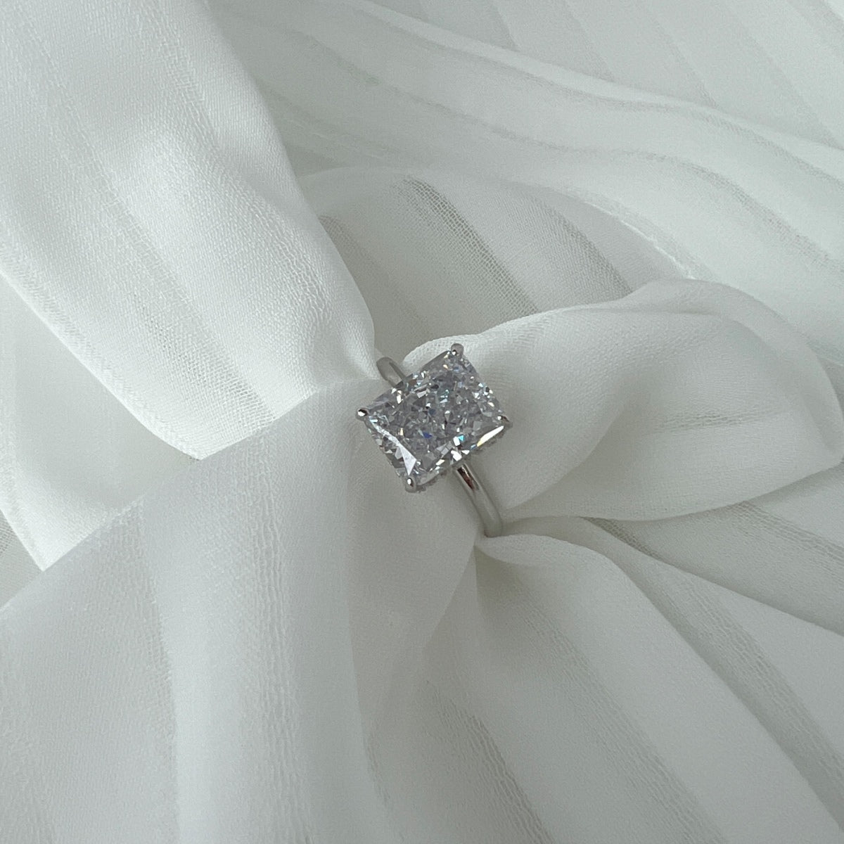 [CiCi]4.0 Carat Ornate Enchanting Radiand Cut Banquet Ring