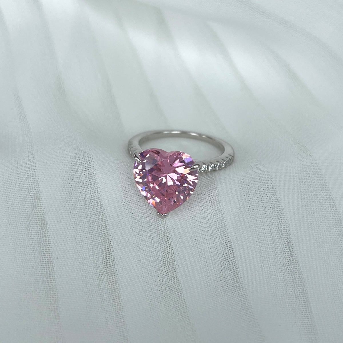 [CiCi]6.0 Carat Luxurious Sparkling Romantic Heart Cut Lover Ring