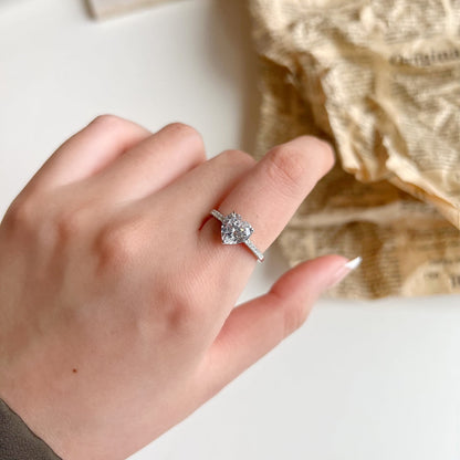 [CiCi]2.0 Carat Dazzling Lustrous Heart Cut Lover Ring