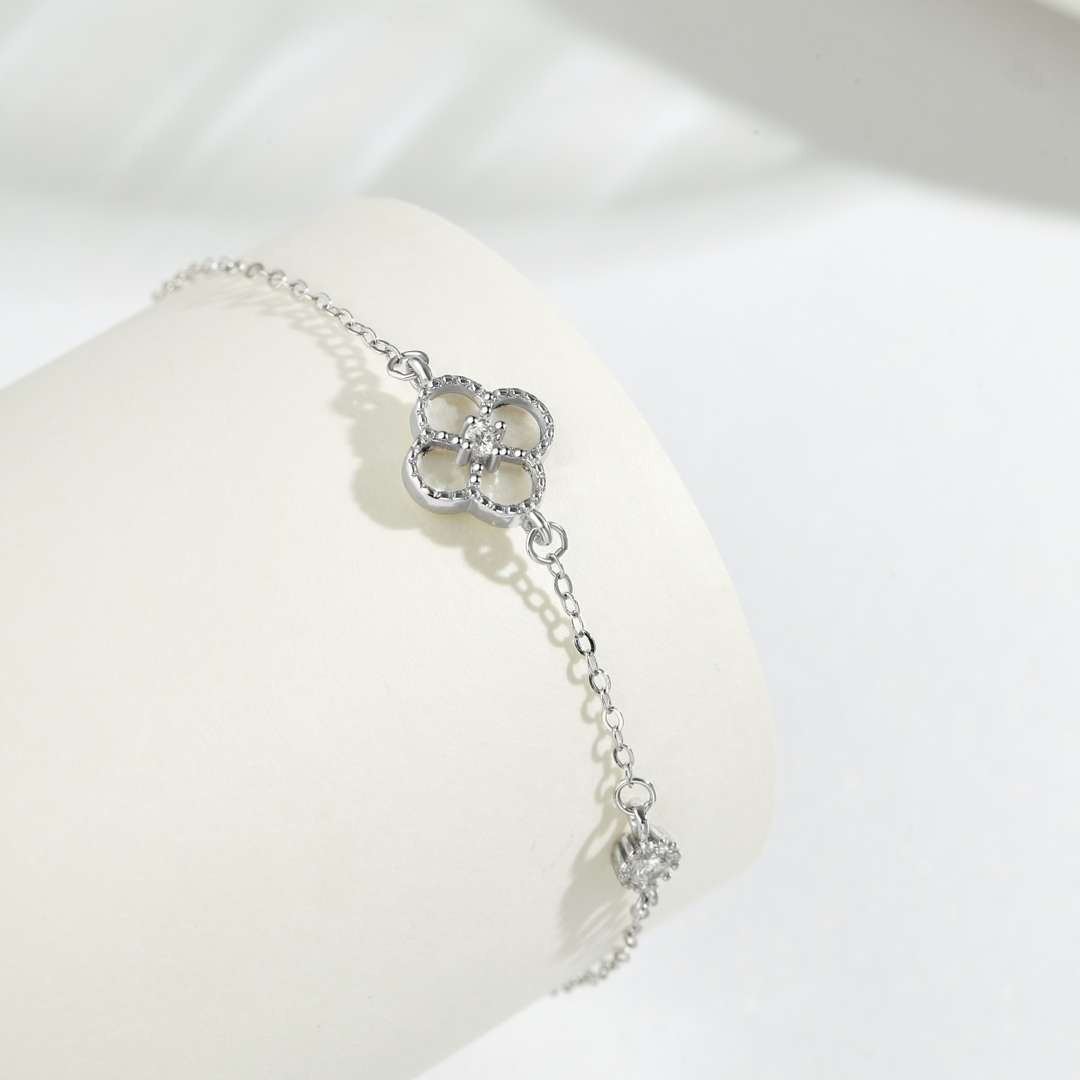 [CiCi]Delicate Four Leaf Clover Bracelet