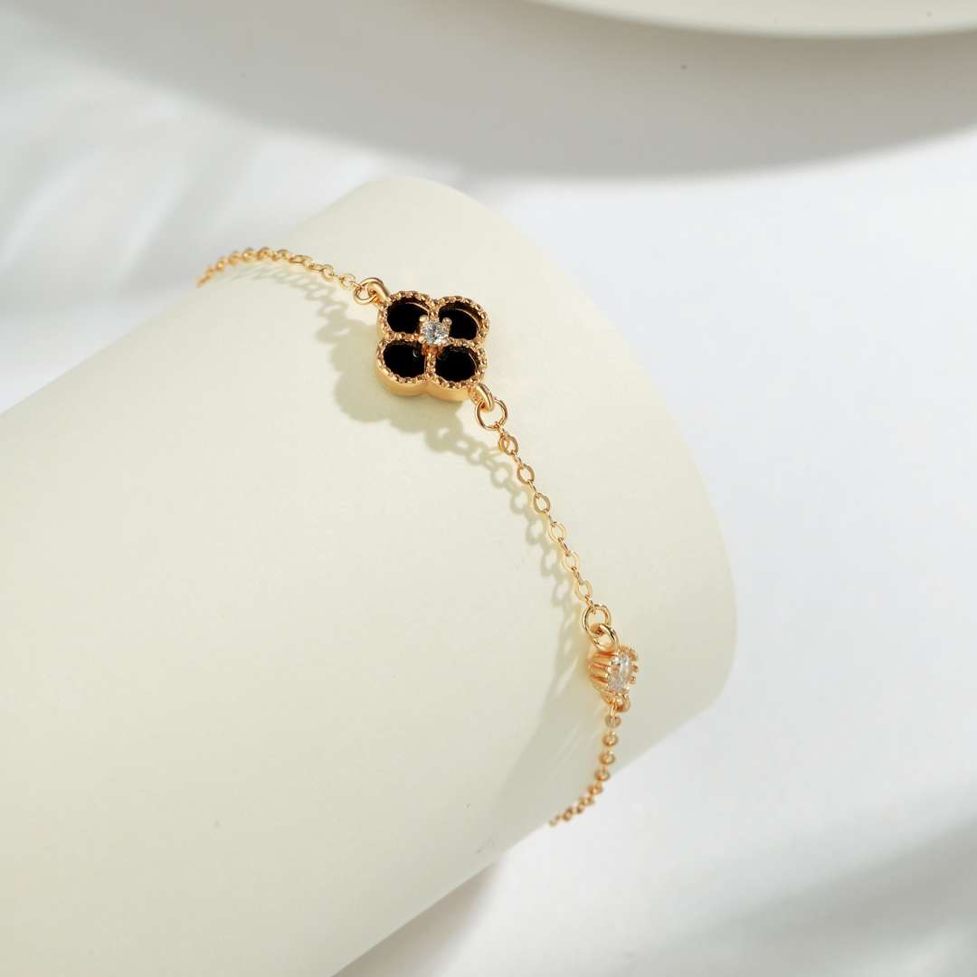 [CiCi]Delicate Four Leaf Clover Bracelet