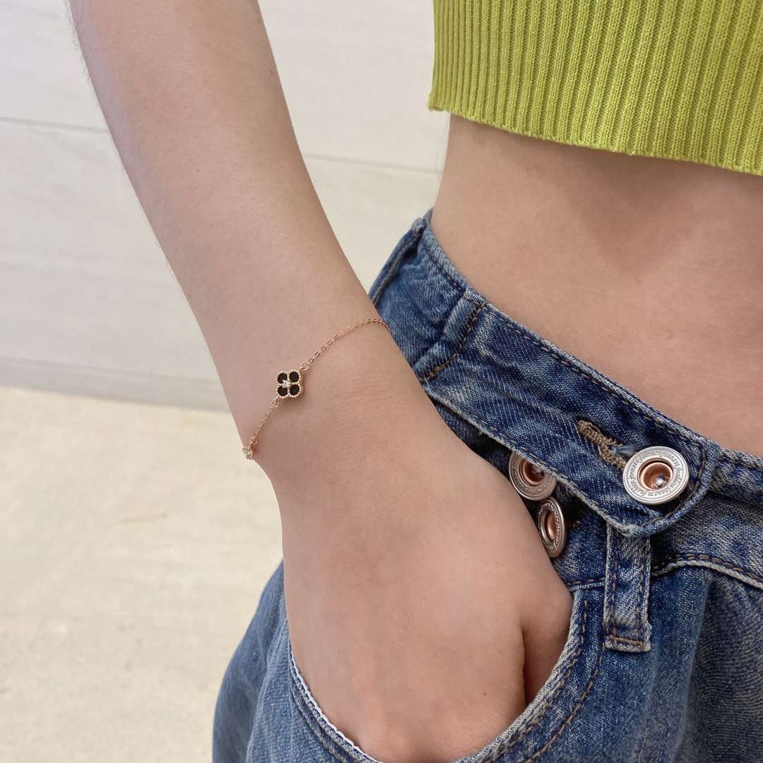 [CiCi]Delicate Four Leaf Clover Bracelet