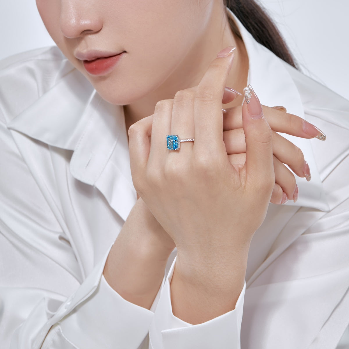 [CiCi]4.0 Carat Luxurious Engagement Ring
