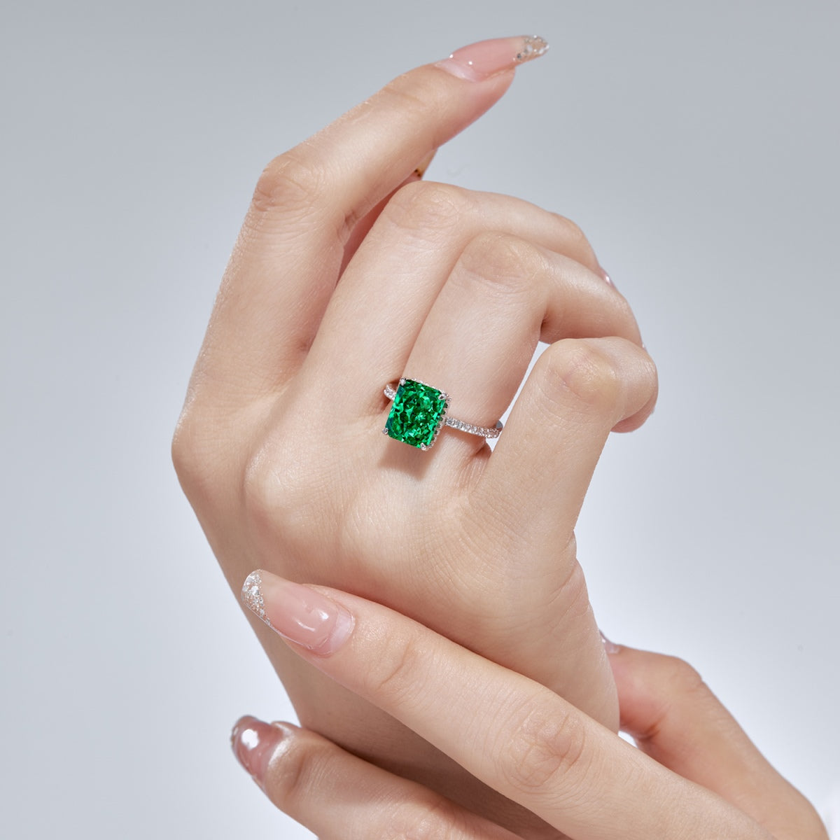 [CiCi]4.0 Carat Luxurious Engagement Ring