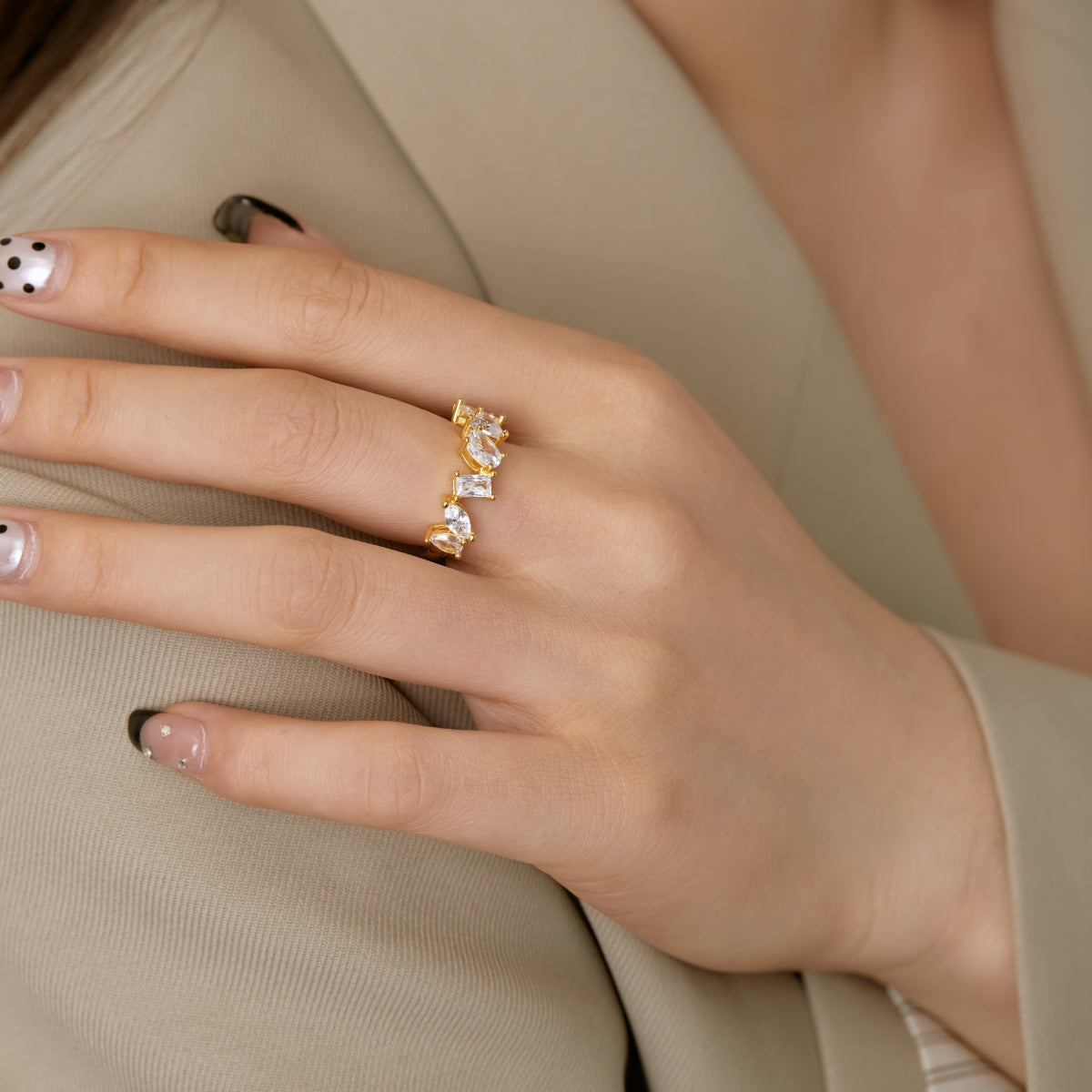 [CiCi]Delicate Multi Cut Ring