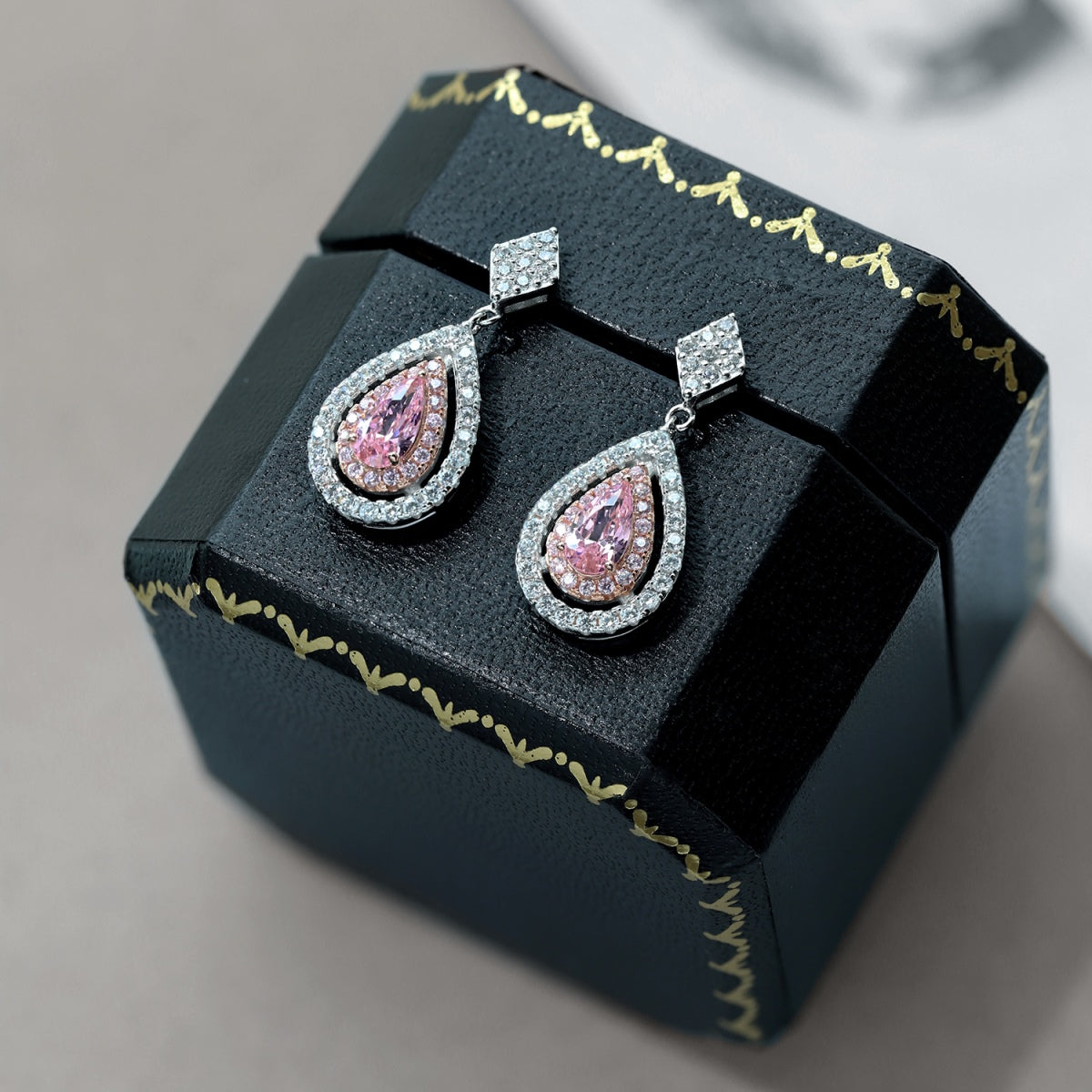 [CiCi]Ornate Delicate Water Drop Shape Banquet Earrings