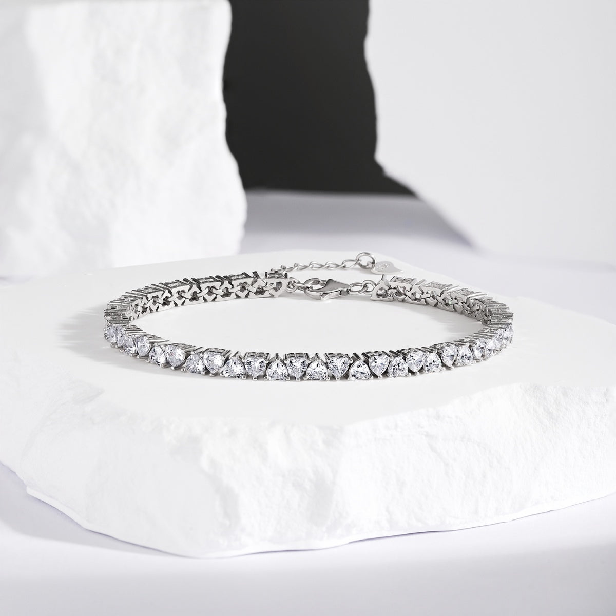 [CiCi]Dazzling Romantic Heart Shape Lover Bracelet