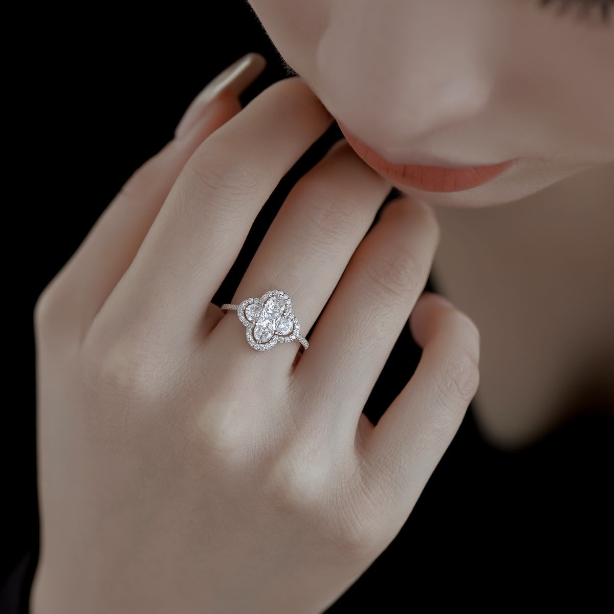 [CiCi]Luxurious Eternity Flower Shape Banquet Ring