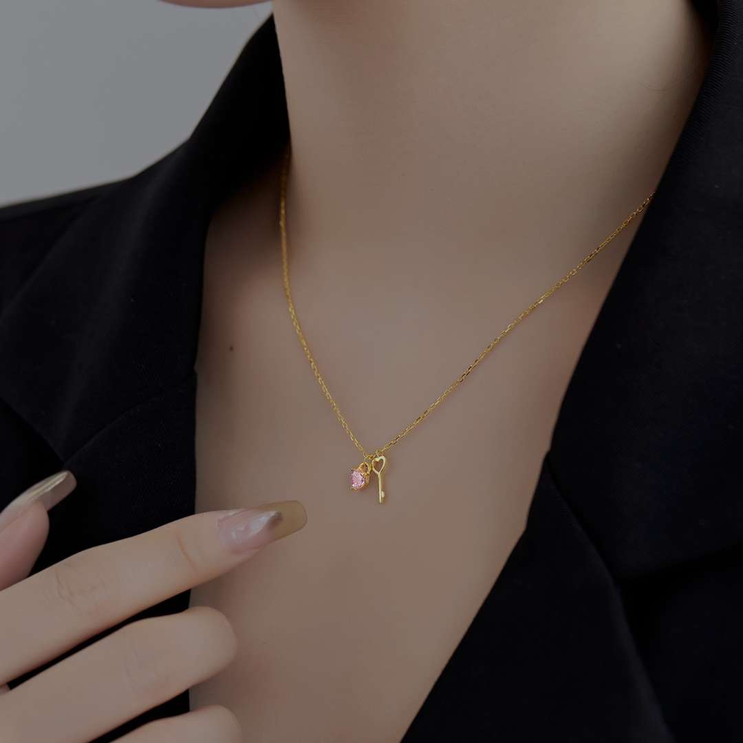 [CiCi]Unique Heart Shape Key Pendent Necklace