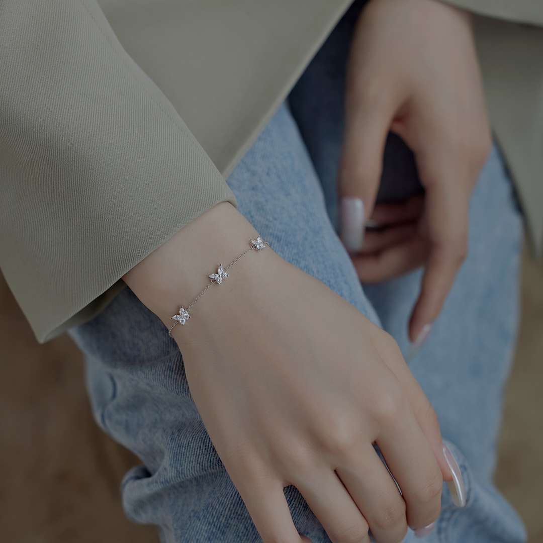 [CiCi]Radiant Butterfly Shape Necklace