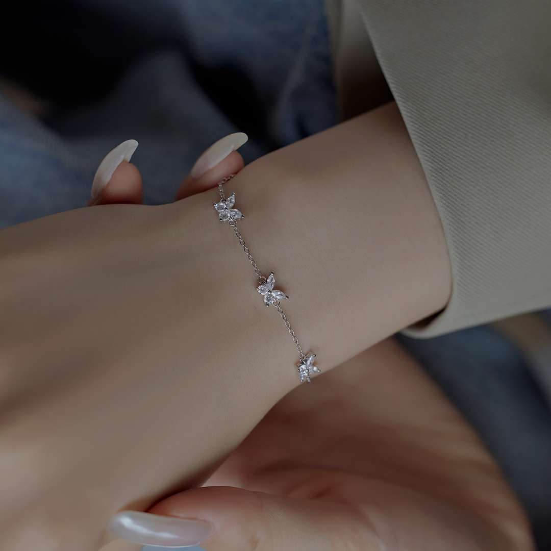 [CiCi]Radiant Butterfly Shape Necklace