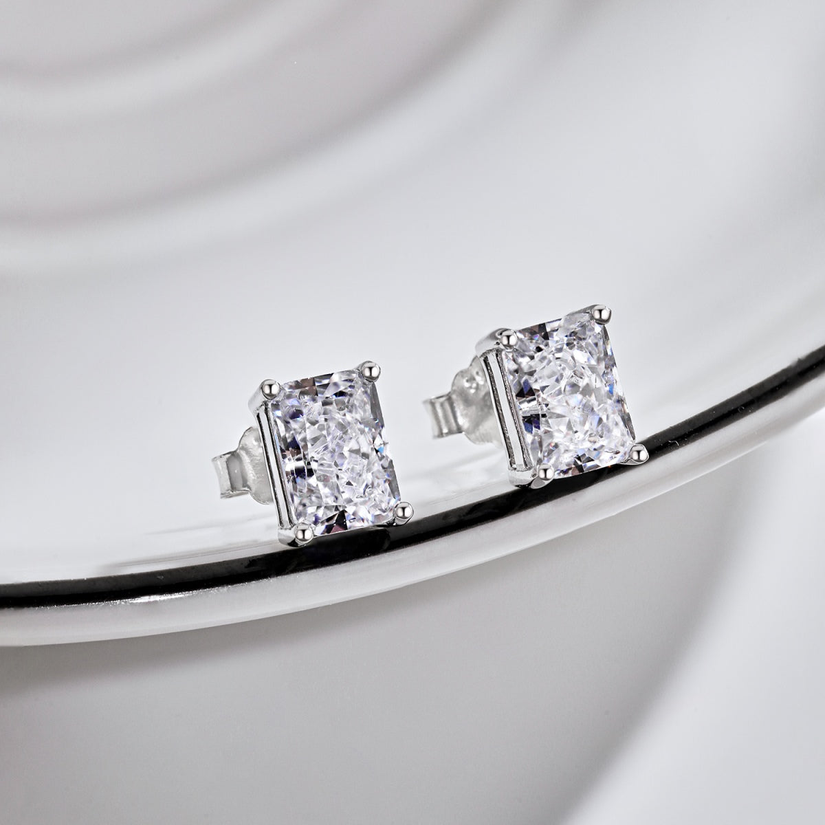 [CiCi]Radiant Luxurious Princess Cut Daily Earrings